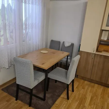 דירה Kineski Zid
